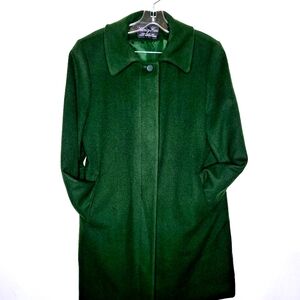 Henig Furs" Emerald City Green" Quite luxury quarter length wool coat.